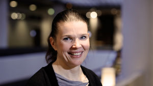 Maarit Valtonen oroad för tävlingskalendern. Suomen Olympiakomitean lääkäri Maarit Valtonen.