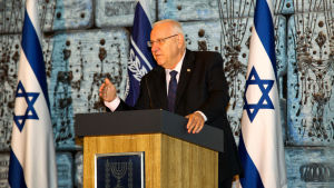 Israels president Reuven Rivlin säger att han känner skam för de ovanligt smutsiga kampanjerna inför valet. Israels president Reuven Rivlin säger att han känner skam för de ovanligt smutsiga kampanjerna inför valet.