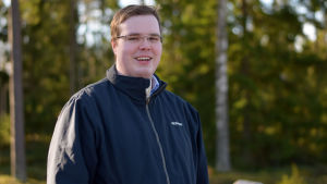Axel Jormanainen säger att området föreningen fått är tillräckligt stort. Porträttbild på Axel Jormanainen.