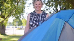 Kultur- och kursplanerare Regina Ekblom hoppas att tekniken fungerar under den virtuella Ingådagen. Porträttbild på Regina Ekblom.