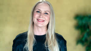 Zaida Bergroth är stolt över att det talas svenska i filmen. Ohjaaja Zaida Bergroth..