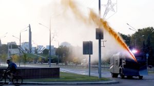 Polisen använde vattenkanoner mot demonstranter i Minsk 23.9.2020 Polisen använder vattenkanon mot demonstranter i Minsk 23.9.2020