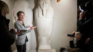Neues Museum i Berlin är ett av de angripna museerna. Neues Museum i Berlin utsattes för illdåd.