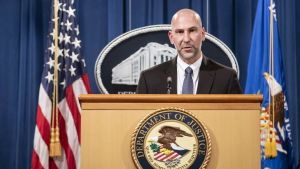 Steven D'Antuono, FBI, håller en presskonferens i anslutning till utredningarna kring stormningen av Capitolium Steven D'Antuono, FBI, håller en presskonferens i anslutning till utredningarna kring stormningen av Capitolium