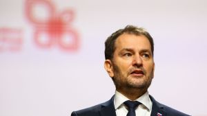 Slovakiens hårt kritiserade premiärminister Igor Matovič vägrar att avgå om inte andra partiledare i regeringen gör det samma. Slovakiens hårt kritiserade premiärminister Igor Matovič vägrar att avgå om inte andra partiledare i regeringen gör det samma.