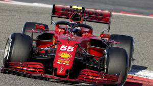 Carlos Sainz har anlitats av Ferrari för att stallet ska kämpa om topplaceringarna igen. Ferraris nya förare Carlos Sainz under ett träningsvarv.