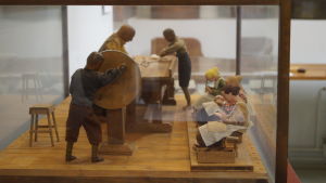 Miniatyren på Tobaksmuséet i Jakobstad visar hur arbetet på fabriken gick till. Miniatyr som visar hur arbetet på Strengbergs tobaksfabrik gick till.