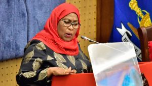 Tanzanias president Samia Suluhu Hassan försöker bekämpa smittspridningen Tanzanias president Samia Suluhu Hassan talar 22.4.2021