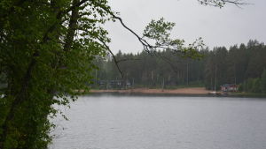 I Lehmijärvi är jag frestad att ta mig ett dopp i sjön, men ger mig inte tid. Lehmijärvi sjön