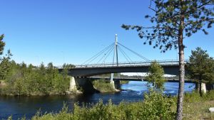 Silta yli Torniojoen
