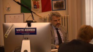 EU-valet är endast en mellanetapp för Salvini, säger professor Parsi. Det egentliga målet är att stärka positionerna på hemmaplan. Vittorio Emanuele Parsi fotograferad i sitt arbetsrum i Milano.