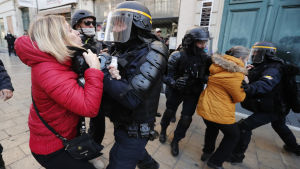Demonstranter drabbade samman med polis i Montpellier 9.11.2019. Demonstranter drabbar samman med polis i Montpellier 9.11.2019