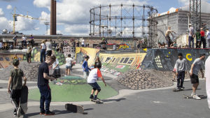 Mycket folk i skejtparken i Södervik i lördags. Helride 2019 / Suvilahti / Helsinki 13.07.2019