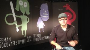 Festivaalipuhetta: Marko Mäkilaakso puhuu Teeman elokuvafestivaalilla.