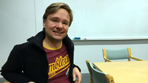 Åbo Akademis informationssäkerhetschef Jan Wennström manar till försiktighet och hoppas att alla tänker två gånger före man öppnar mystisk e-post. Jan Wennström är informationssäkerhetschef vid Åbo Akademi.