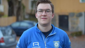 Joni Stenström representerar Raseborgs Skyttar. Porträttbild på Joni Stenström.