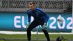 Lukas Hradecky kan njuta av läget trots pressen. Lukas Hradecky på landslagsträningar.