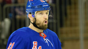 Rick Nash lär lämna New York Rangers. Hockeyspelaren Rick Nash ser koncentrerad ut.