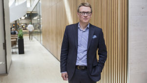 Timo Lappi säger att turistläget är svårt men inrikesturismen hjälper. Men han är fundersam över hur läget kommer se ut efter att skolornas sommarlov är slut. Timo Lappi, toimitusjohtaja, Matkailu- ja ravintolapalvelut MaRa.