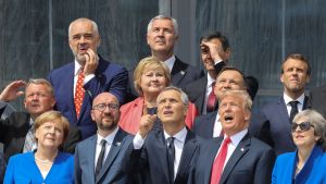 Nato-ländernas ledare fotograferades inför öppningsceremonin vid Nato-mötet i Bryssel på tisdagen 11.7. Nato-ländernas ledare fotograferades inför öppningsceremonin vid Nato-mötet i Bryssel på tisdagen 11.7.