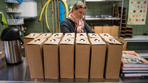 I "Bag in box" står sig musten länge. Bag in box förpackningar med äppelmust.