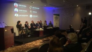 Politikerna som hade beställt genomförbarhetsstudien om en eventuell tunnel mellan Helsingfors och Tallinn.