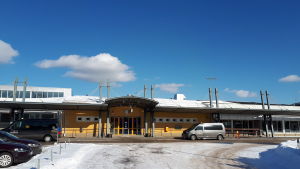 Karleby-Jakobstads flygplats är viktig för regionen. Karleby-Jakobstad flygplats.