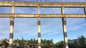 Det finns gott om betongkonstruktioner på företaget Rasmins område. Raseborgs tegel i Horsbäck.