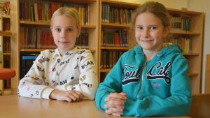 Liv Svartsjö och Clara Åbrandt. Eleverna Liv Svartsjö och Clara Åbrendt i Gerby skola.