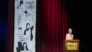 Greta Thunberg höll ett tacktal vid ceremonin i Washington DC. Greta Thunberg höll tal på Amnesty-ceremoni.