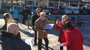 Jyväskyläläiset paikallisekspertit pohtimassa Asema-aukion tulevaisuutta. Jyväskyläläiset paikallisekspertit pohtimassa Asema-aukion tulevaisuutta.