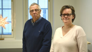 Porträtt Henrik Sandberg (SFP) och tf hälsovårdsdirektör Pia-Maria Sjöström.