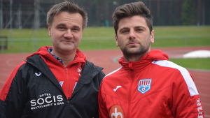 Mats Grönblom är manager och Mergim Bushi lagkapten i BK-46:s representationslag i fotboll. Mats Grönblom och Mergim Bushi från BK-46.