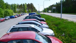 Borgå funderar på att förstora anslutningsparkeringen i Ensbacka. Ensbacka anslutningsparkering i Borgå