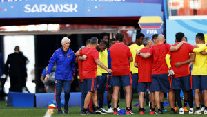 José Pekerman följer lagets uppladdning. José Pekerman följer lagets uppladdning.