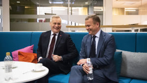 Regeringsförhandlingar med Petteri Orpo skulle inte bli lättare för Antti Rinne än vad de är med Juha Sipilä, säger Göran Djupsund som är professor emeritus i statslära. Antti Rinne (sd.), Jussi Halla-aho (ps.), Petteri Orpo (kok.) ja Juha Sipilä (kesk.) käyvät eurovaalikeskusteluun Kirsi Heikelin johdolla.