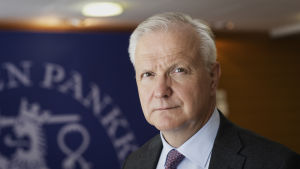 Chefdirektör Olli Rehn på Finlands Bank signalerade i en intervju för Wall Street Journal förra veckan att nya stödköp är på kommande och att ECB kan sänka styrräntan under noll. Olli Rehn kuvattuna Suomen pankin tiloissa 11.6.2019.