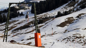Stillastående ankarlift vid skidcentret Sudelfeld i Bayern. Stillastående ankarlift vid skidcentret Sudelfeld i Bayern.
