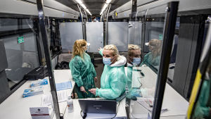 Till en början kommer bussen att besöka stadsdelarna Perno och Hallis. Coronabekämpningsbuss