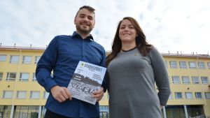 Johannes Björkqvist ger ut den nya tidningen "Studiestödet", som riktar sig till studerande i Vasa. Jenny Melin är styrelseordförande på Novium. Johannes Björkqvist ger ut den nya tidningen "Studiestödet", som riktar sig till studerande i Vasa. Jenny Melin är styrelseordförande på Novium.