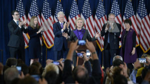 Hillary Clinton medger valförlusten inför anhängare i New York den 9 november 2016 Hillary Clinton medger valförlusten inför anhängare i New York