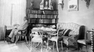 Zacharias Topelius i biblioteket på Björkudden 1884 Zacharias Topelius