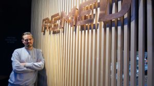 Thomas Puha anser att det är viktigt att spelen representerar verkligheten och samhället som vi lever i, men han hoppas att det är möjligt att fokusera på att göra bra och underhållande spel. Kommunikationschefen Thomas Puha på spelföretaget Remedy Entertainment.