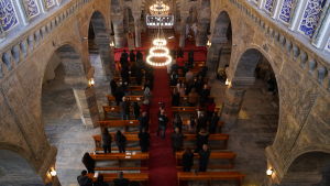 Antalet kristna har minskat dramatiskt i städer som Mosul, där en handfull församlingsmedlemmar deltog i julmässan i december. Antalet kristna har minskat dramatiskt i städer som Mosul, där många kyrkor har bombats sönder.