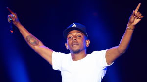 Strunta i allt som heter religion, säger rapparen Kendrick Lamar. Kendrick Lamar