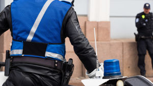 Bara en bråkdel av de försvinnanden som anmäls till polisen förblir olösta och i ännu färre fall misstänker polisen att brott ligger bakom försvinnandet. Moottoripyöräpoliisi