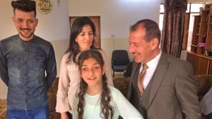 Loay Francis och hans familj i Tel Skef, norra Irak. Loay Francis och hans familj i Tel Skef, norra Irak.