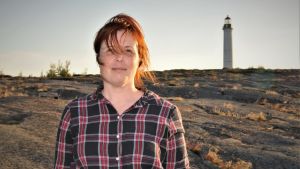 Miljön i Karins nästa bokprojekt är fyren på Sälskär, en ö på norra Åland Karin Erlandsson och Sälskär fyr