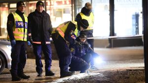 Polisen undersöker spår på brottsplats i Vetlanda. Polisen undersöker brottsplats i Vetlanda.
