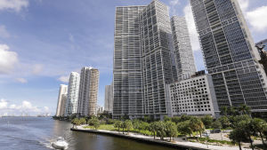 Lugnet före stormen. Irma väntas slå till direkt mot Miami på lördag som en kategori fyra orkan Lugnet före stormen. Irma väntas slå till direkt mot Miami på lördag som en kategori fyra orkan